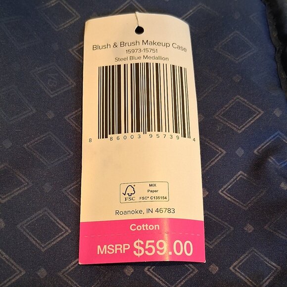 Vera Bradley Blush & Brush Makeup Case in Steel Blue Medallion - Picture 3 of 16